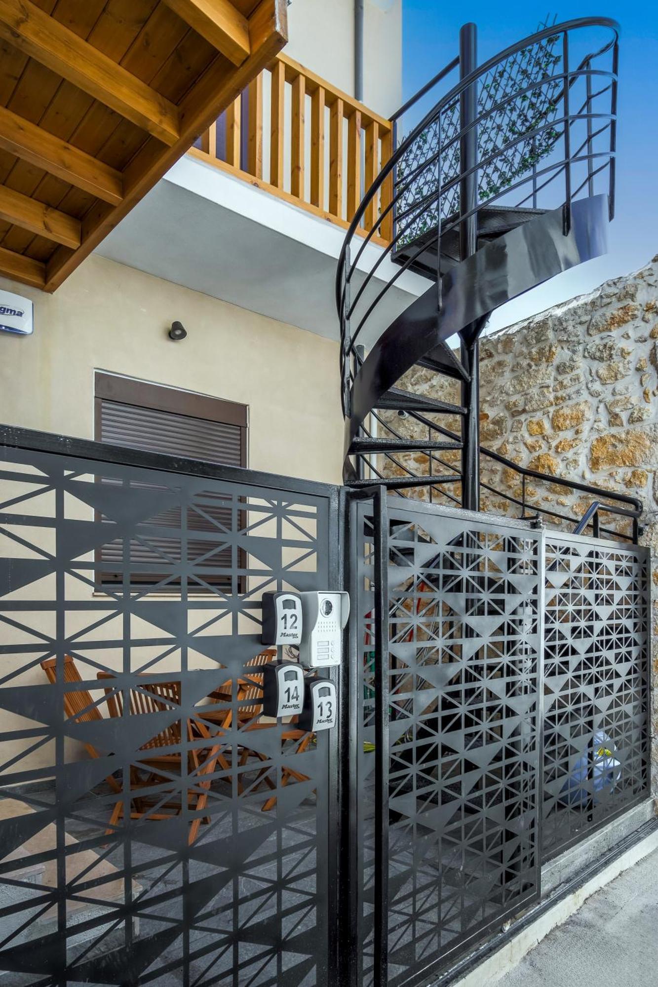 Appartement Anassa 14 Luxury One Bedroom Maisonette *