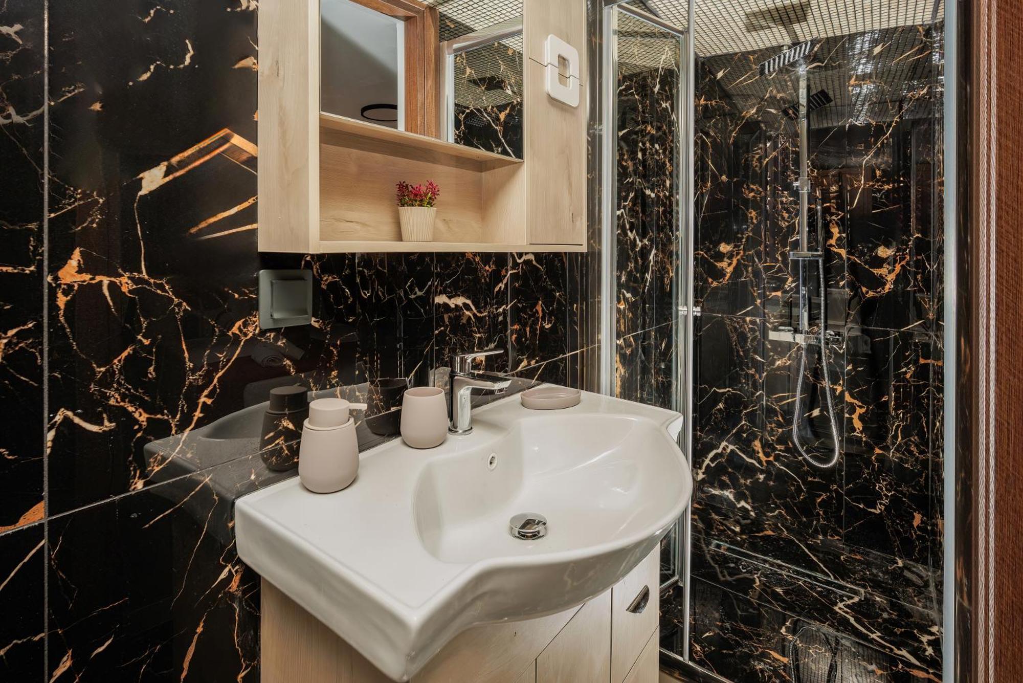 Anassa 14 Luxury One Bedroom Maisonette * Iraklion